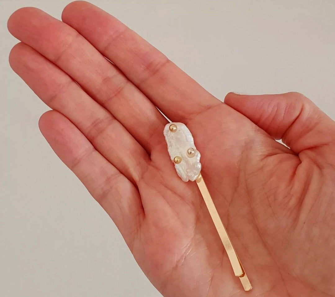 Real pearl gold bead hair clip