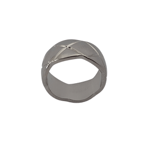 Silver criss cross etched crush ring